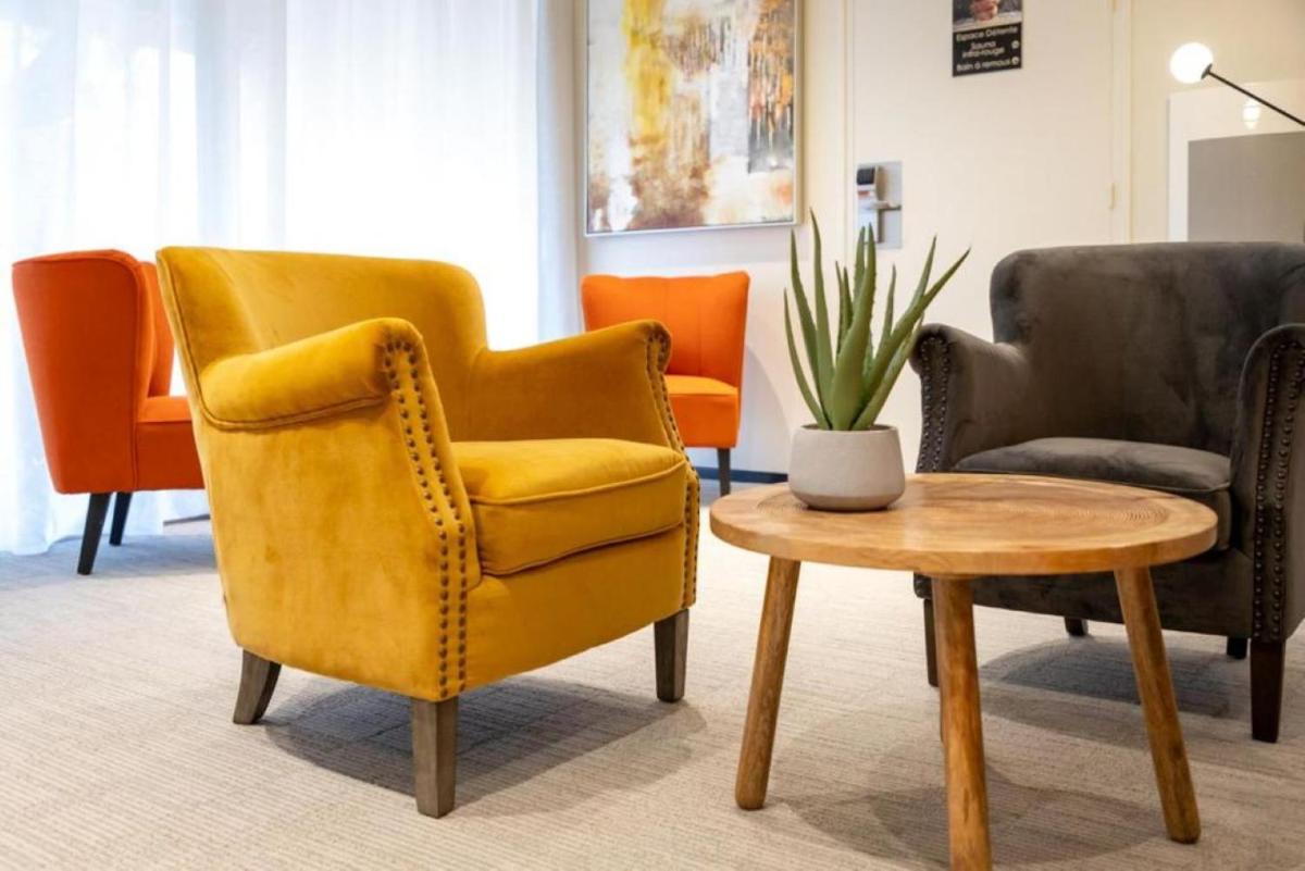 Coin salon dans l'établissement Best Western Auray le Loch