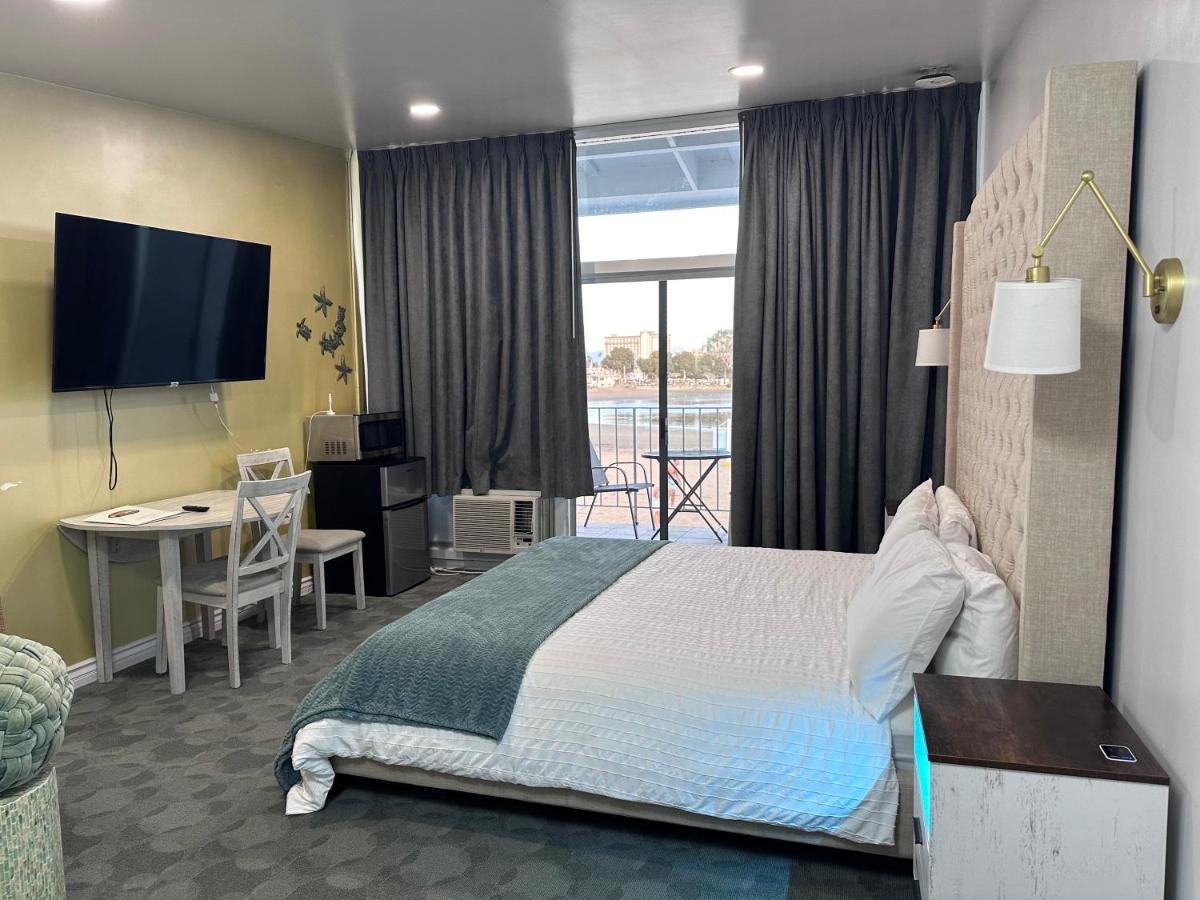 Foghorn Harbor Inn - Housity