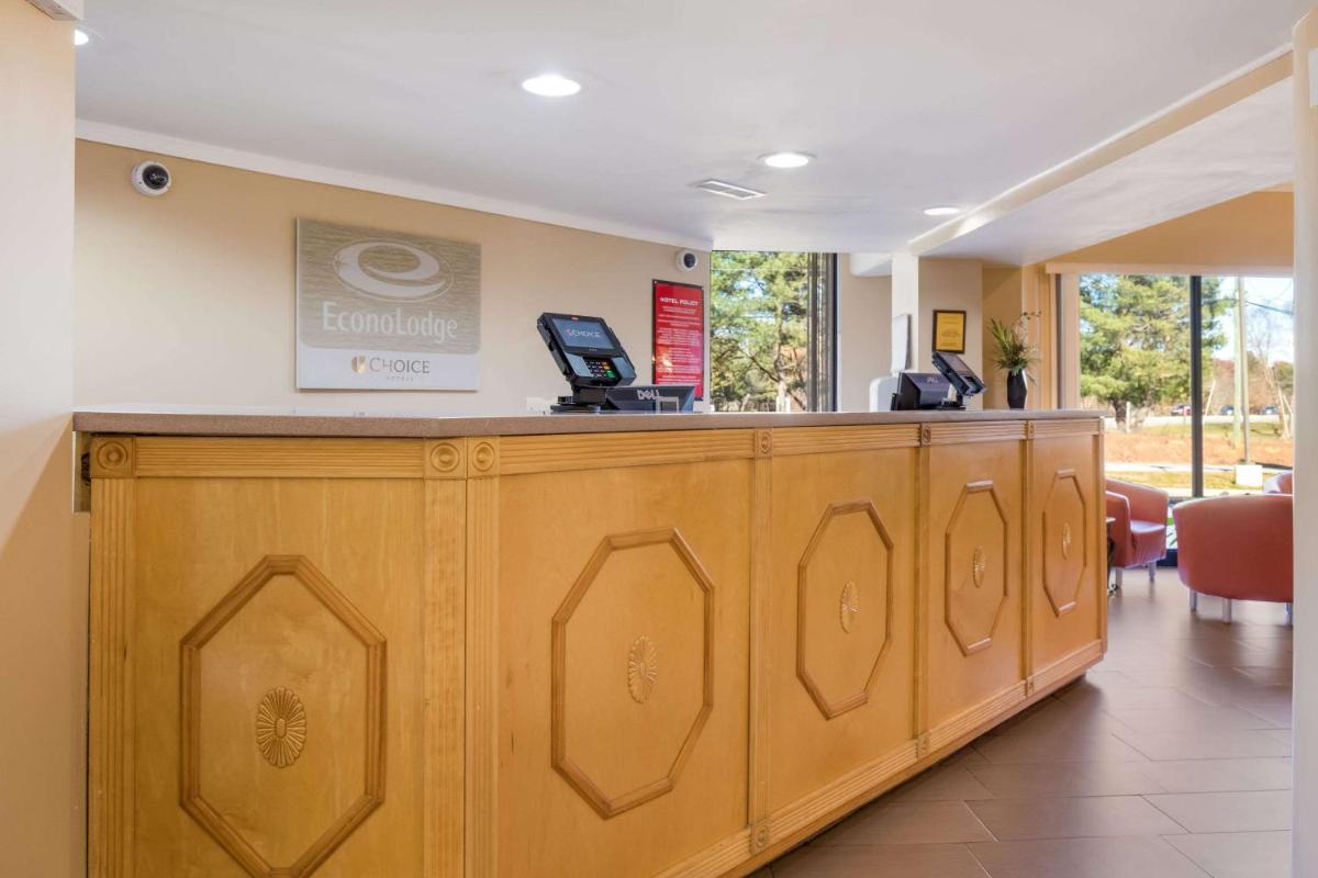 Econo Lodge - Housity