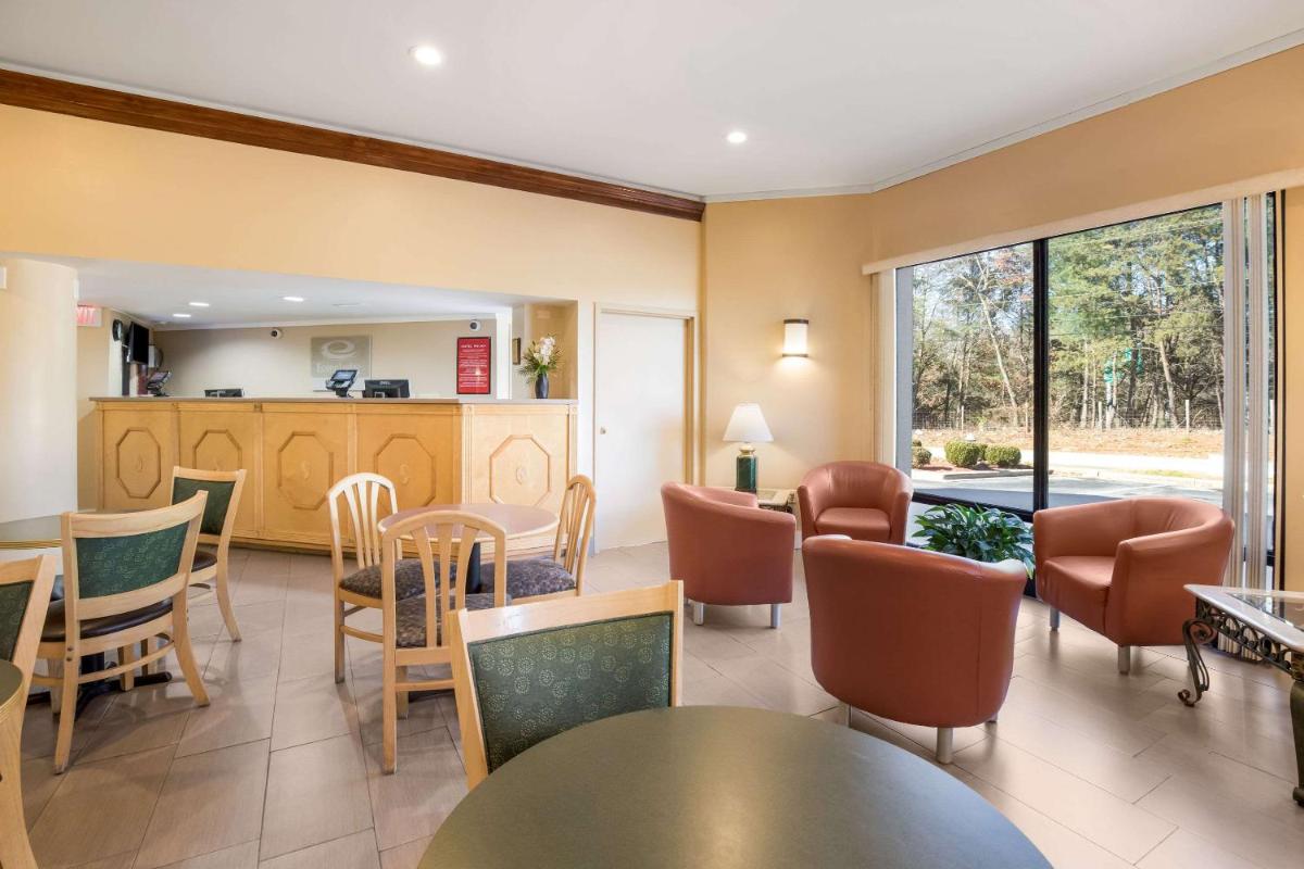 Econo Lodge - Housity
