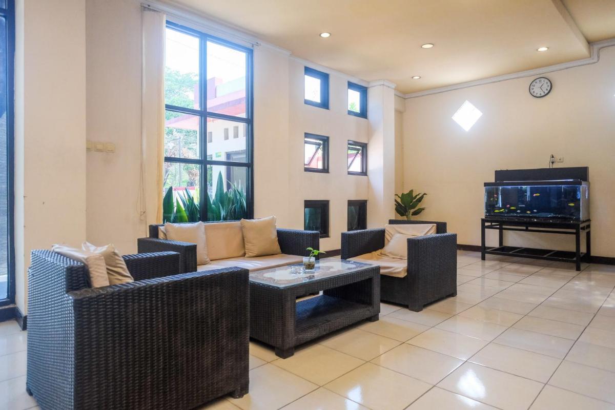 Urbanview Hotel Anggraeni Jatibarang - Housity