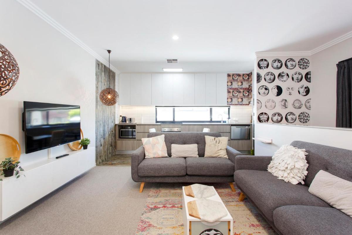 Bambino 438 - Housity