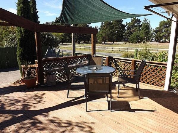 Sunrise Beach House - Rarangi Holiday House - Housity