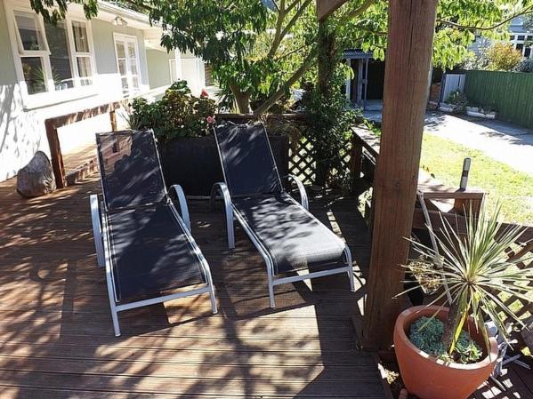 Sunrise Beach House - Rarangi Holiday House - Housity