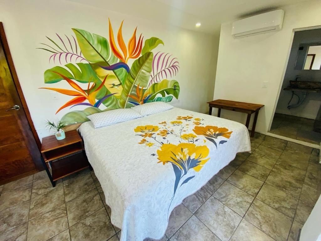K&M HOTEL - Housity