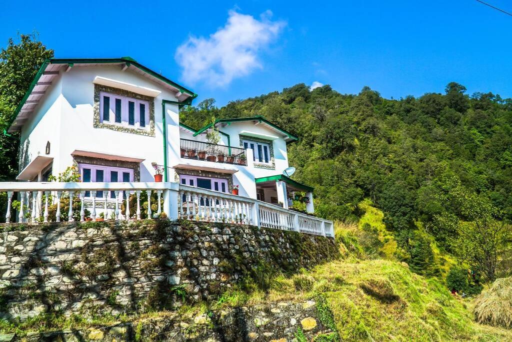 The White Peaks - Housity