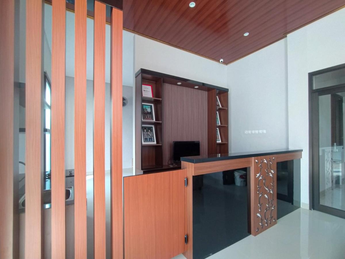 RedDoorz Syariah near Alun Alun Tegal 2 - Housity