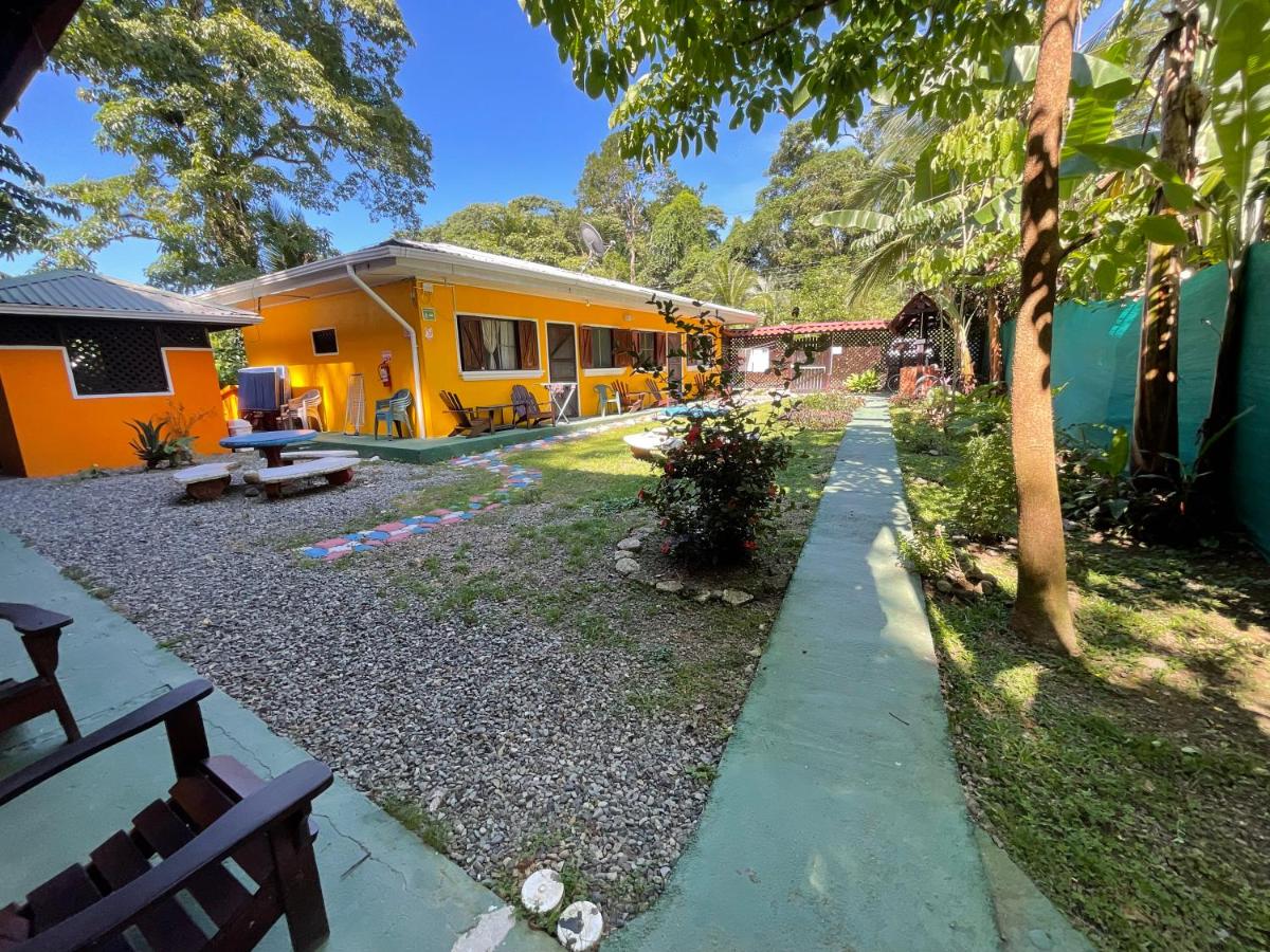 Las Casitas de Playa Ne gra - Housity