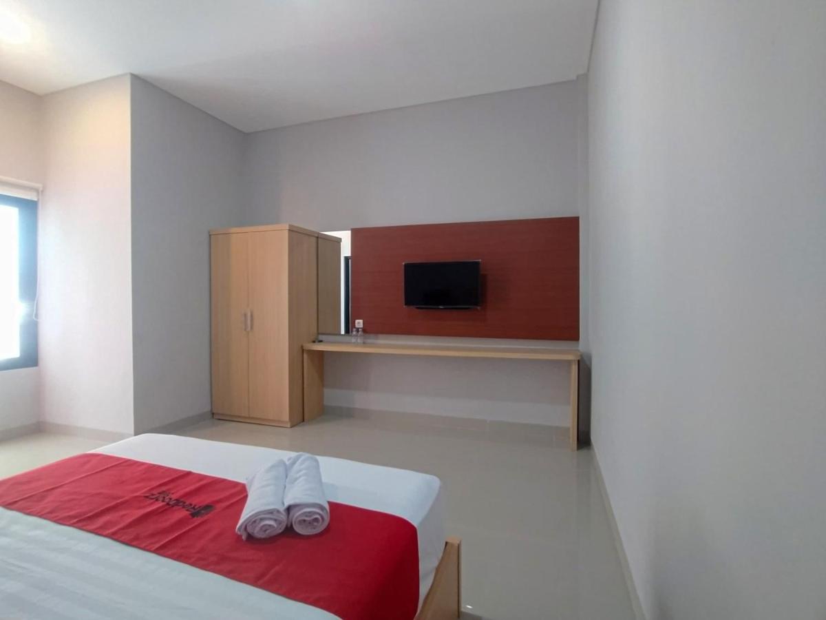 RedDoorz Syariah near Alun Alun Tegal 2 - Housity
