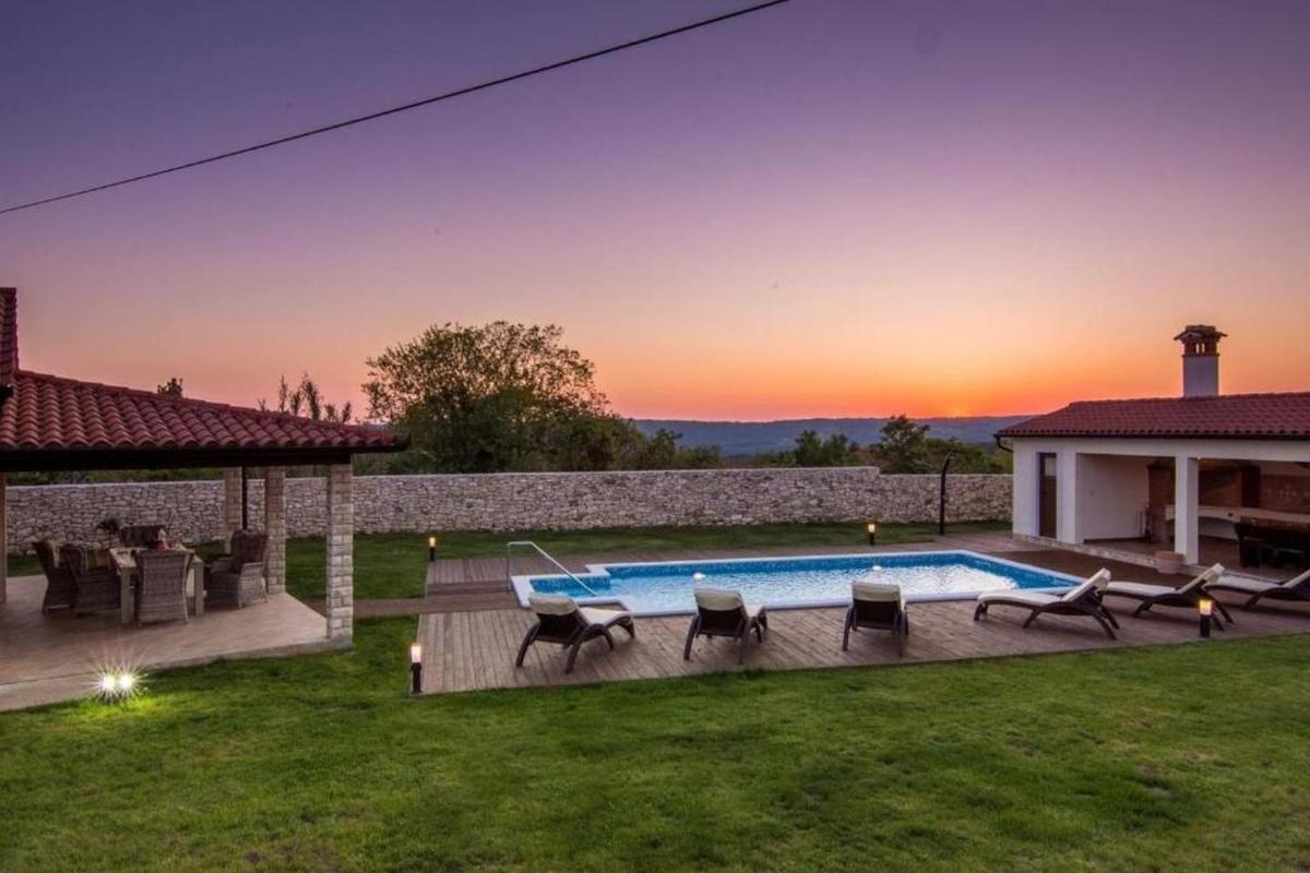 Villa Anica - Housity