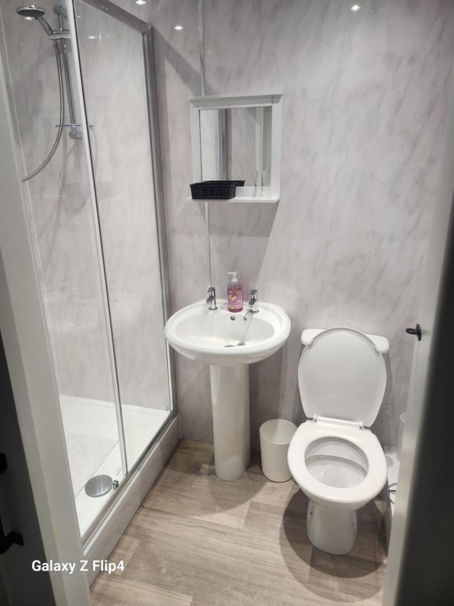 The Dock Hotel - Housity