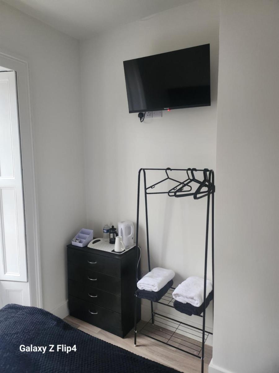 The Dock Hotel - Housity