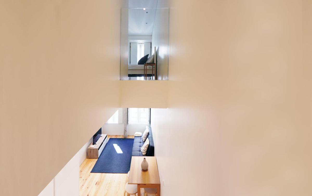 HM - Charming Pinheiro Duplex Apartment - Housity