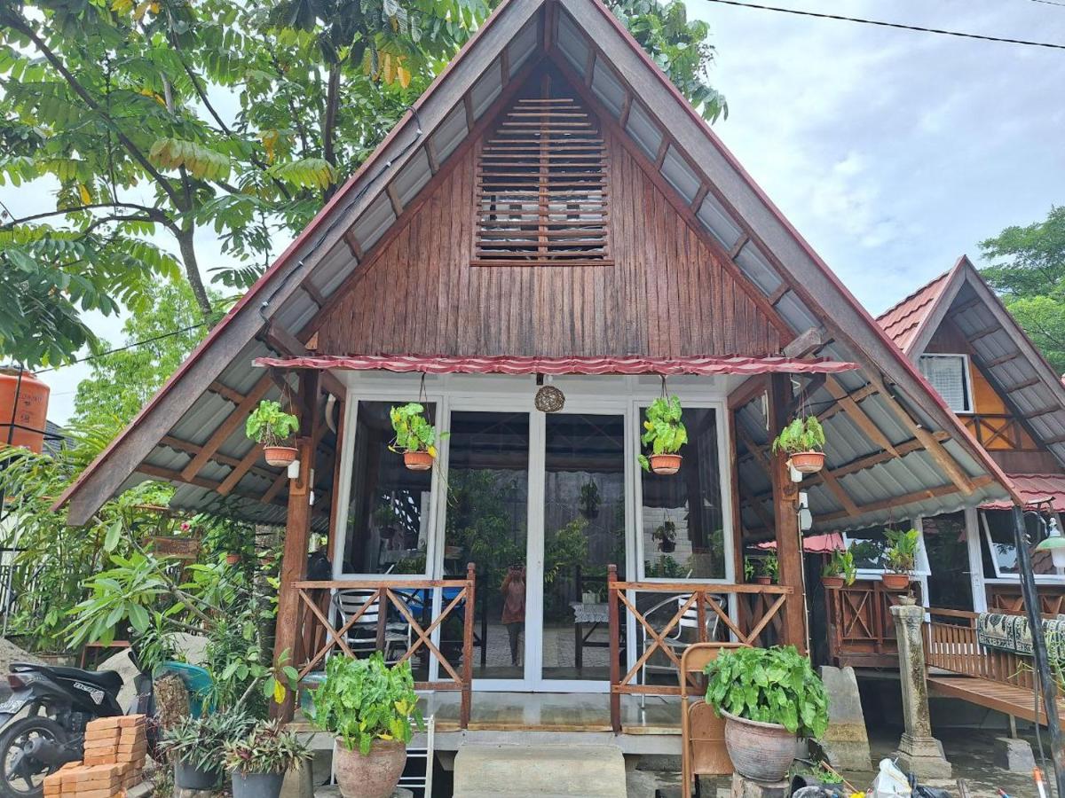Palanta Roemah Kajoe syariah villa - Housity