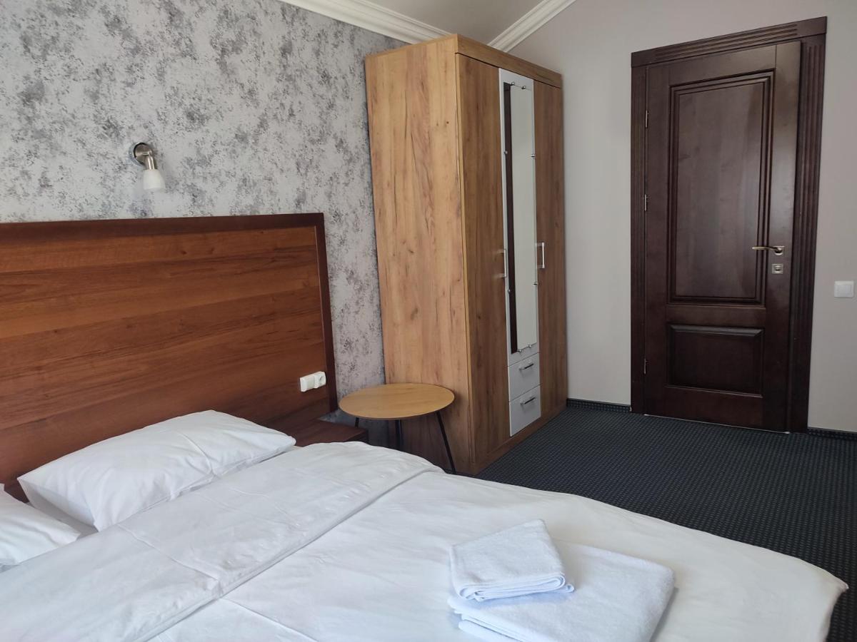 City Club European - Housity