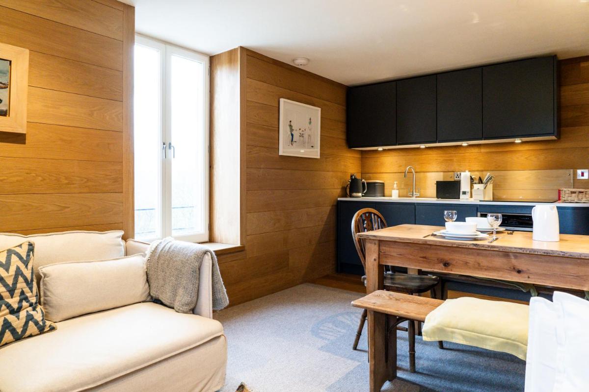 The Hayloft at Lower Hurst Farm - Housity