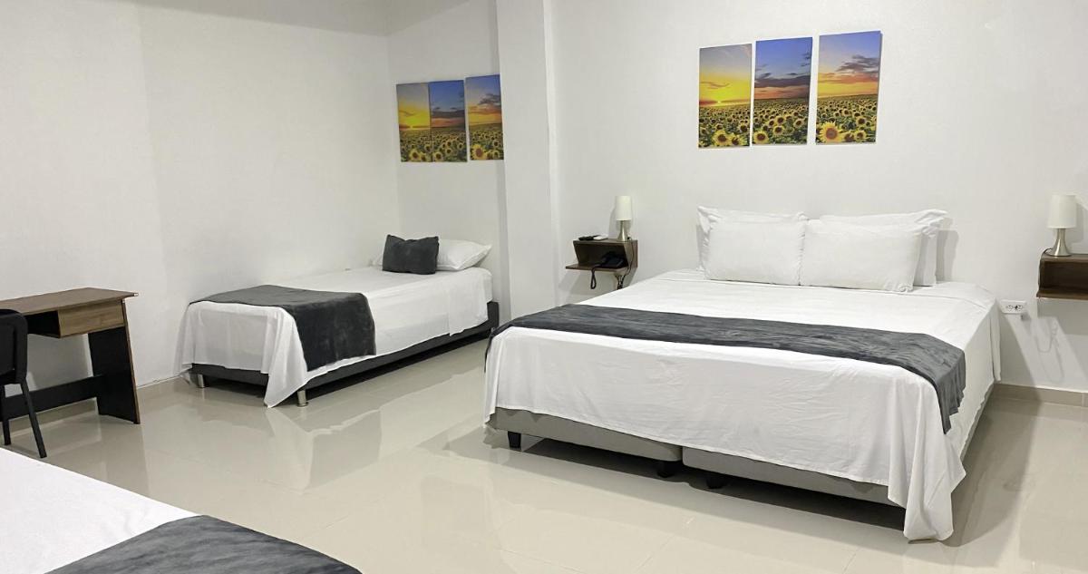Hotel El Marqués De Manga - Housity