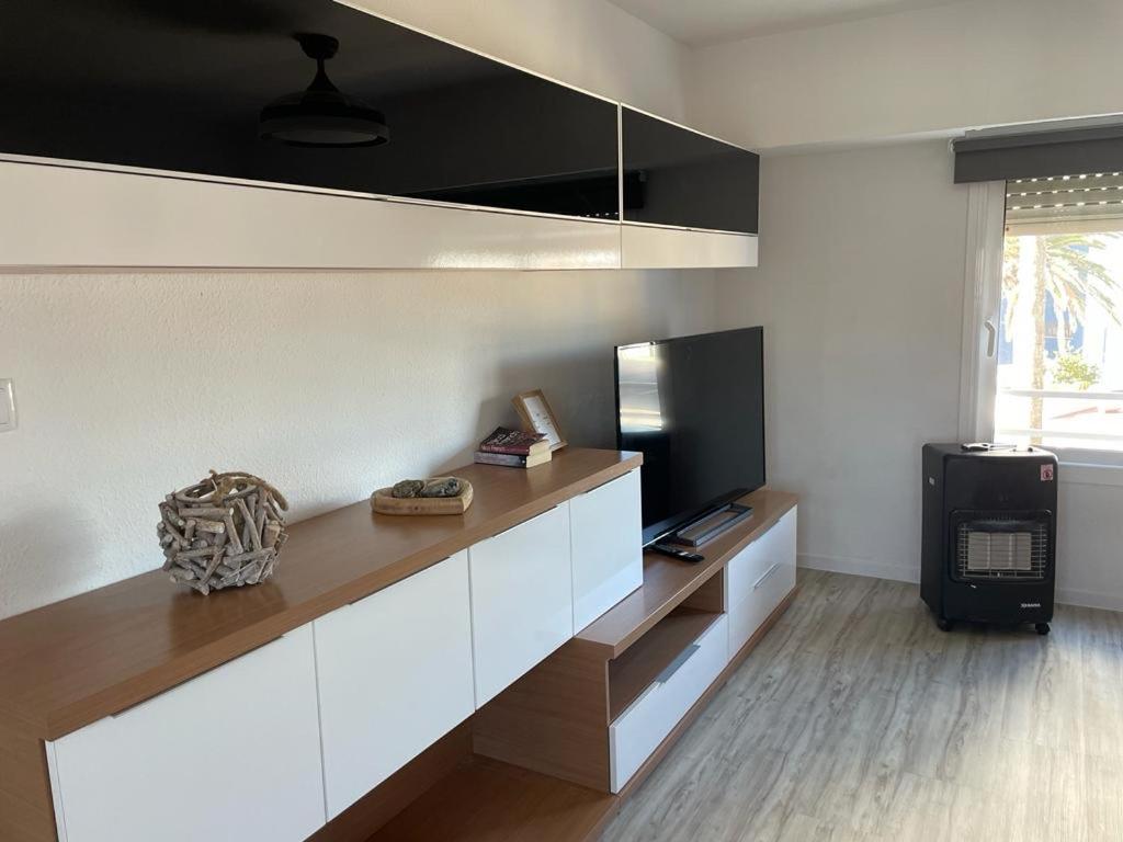 Suitetrails - Apartamento en complejo residencial con piscina y garaje frente al mar