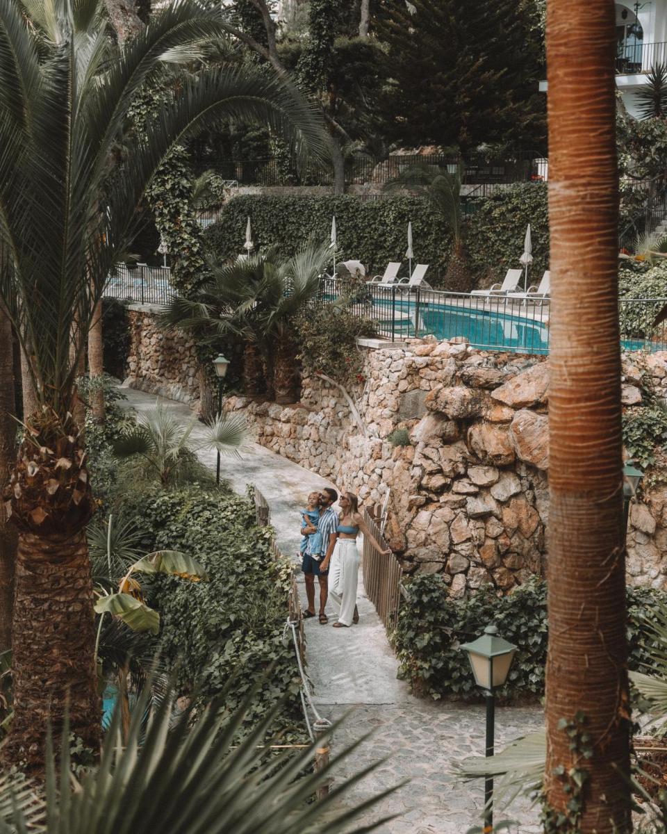 Jardín al aire libre en Hotel Bon Sol Resort & Spa