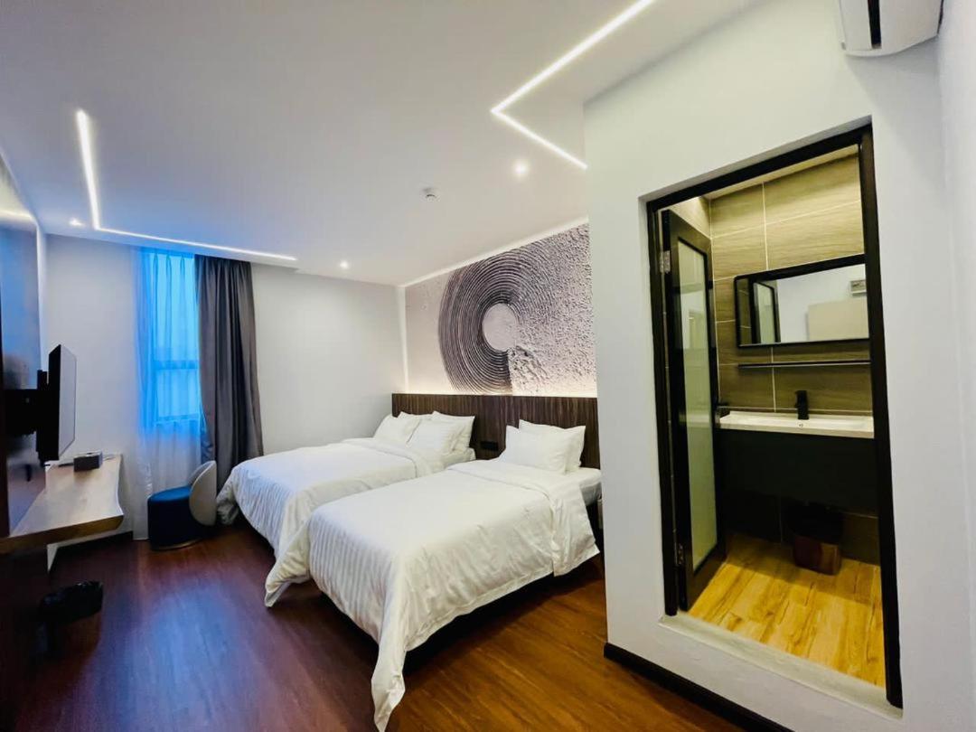 Cyther Stay Hotel - Housity