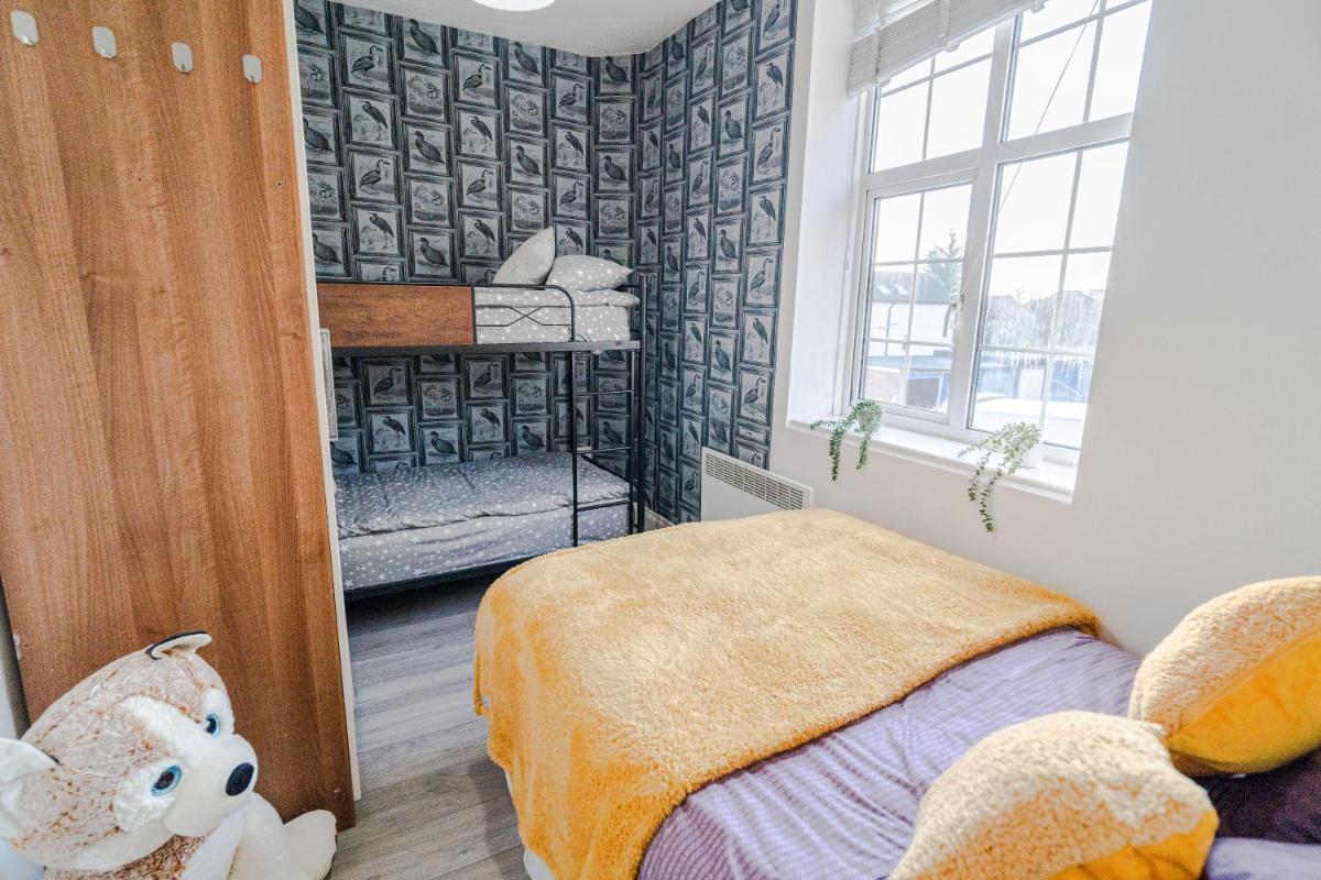 hendon Central 2 bed room 20 minutes to central London - Housity