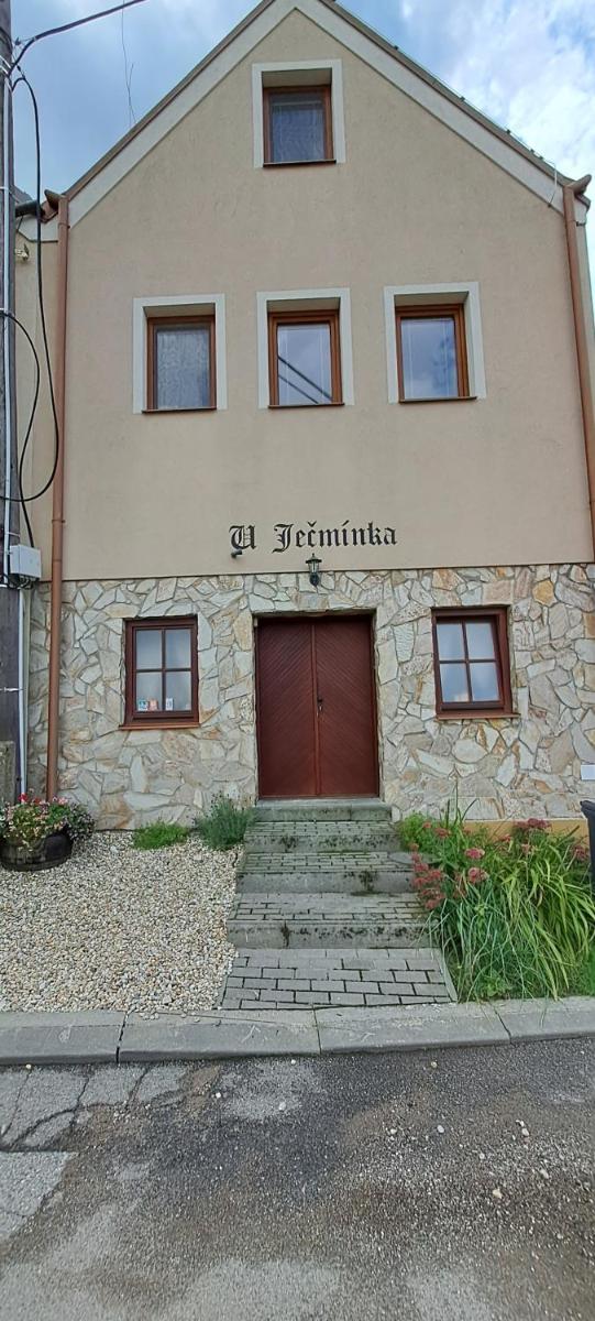 U Ječmínka - Housity