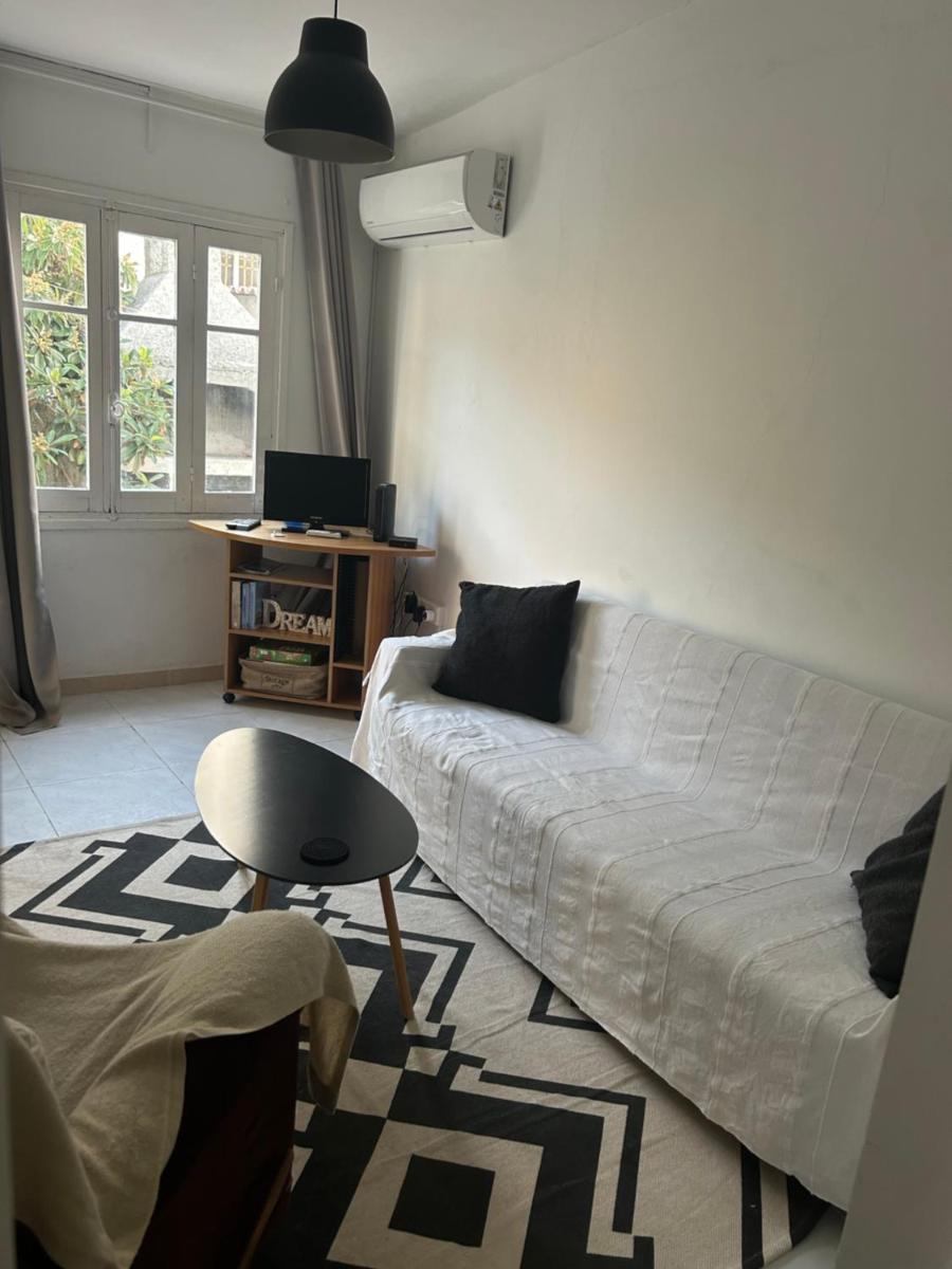 Avra House - Housity