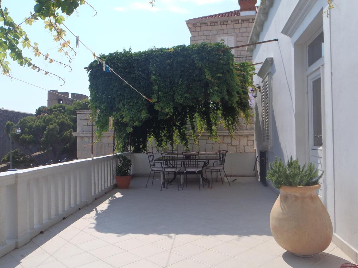 Old Town Vintage Apartment - Housity