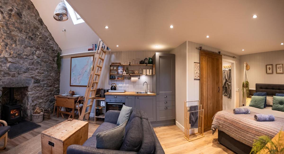 Jura, Mrs Leonard's Cottage - Housity