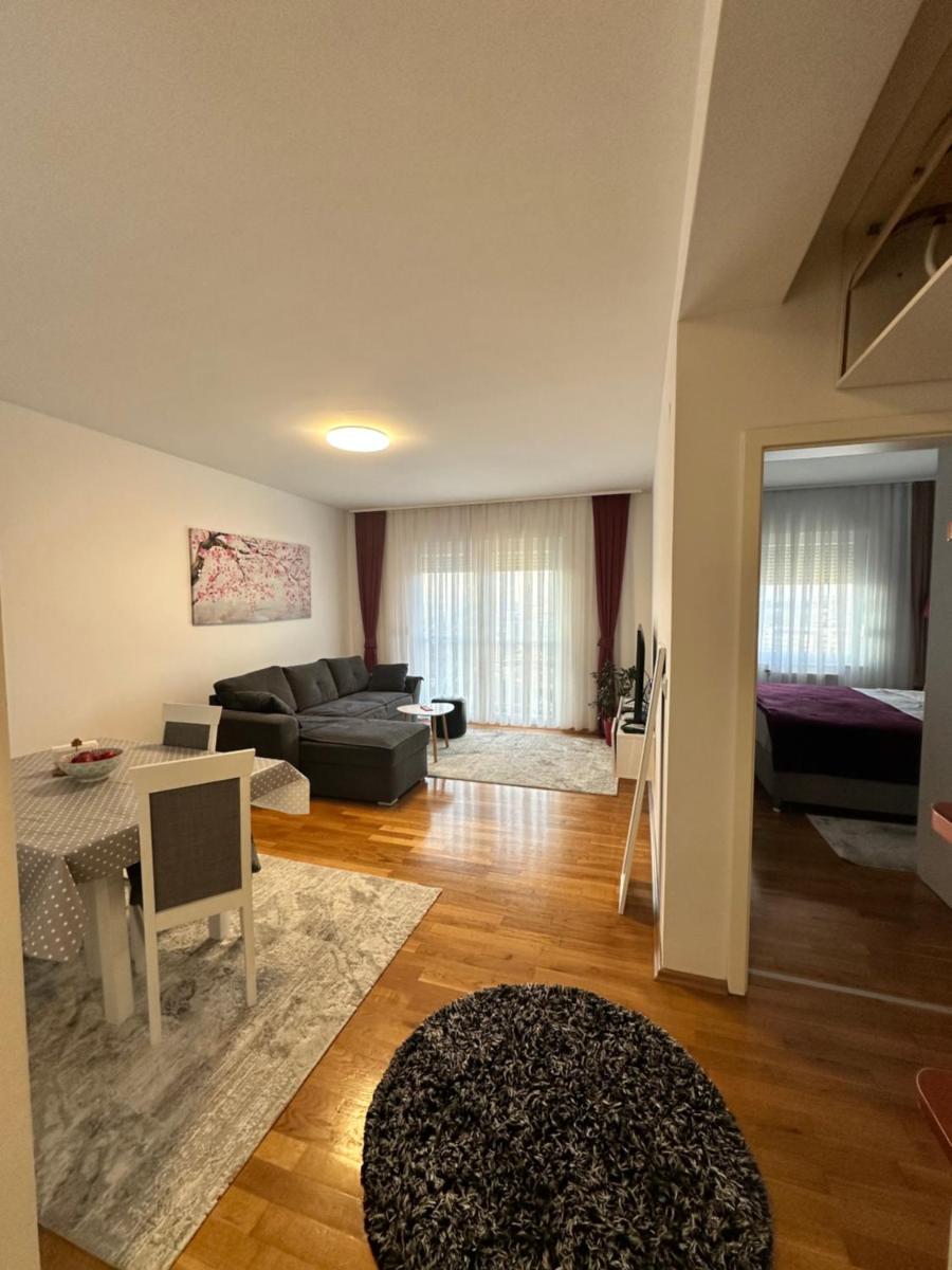 Suitetrails - Sara’s Star Apartment at Prishtina Stars