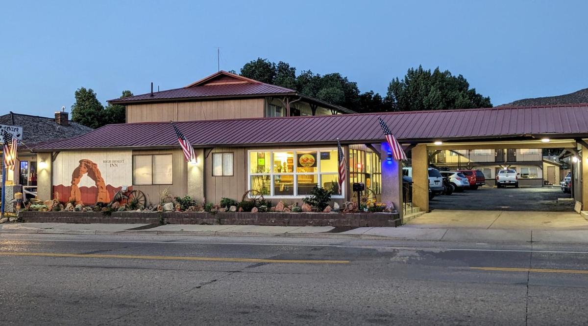 High Desert Inn - Housity