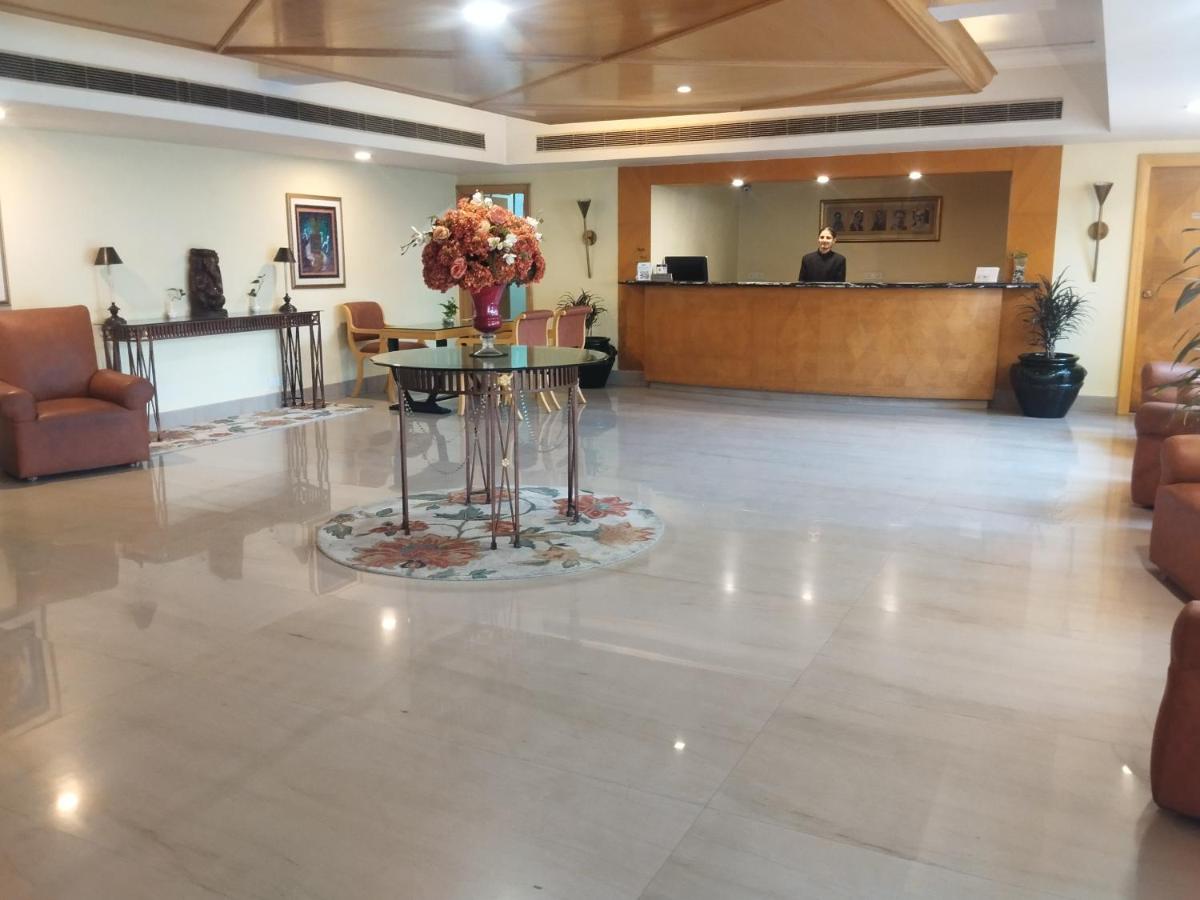 Ritz Plaza - Housity