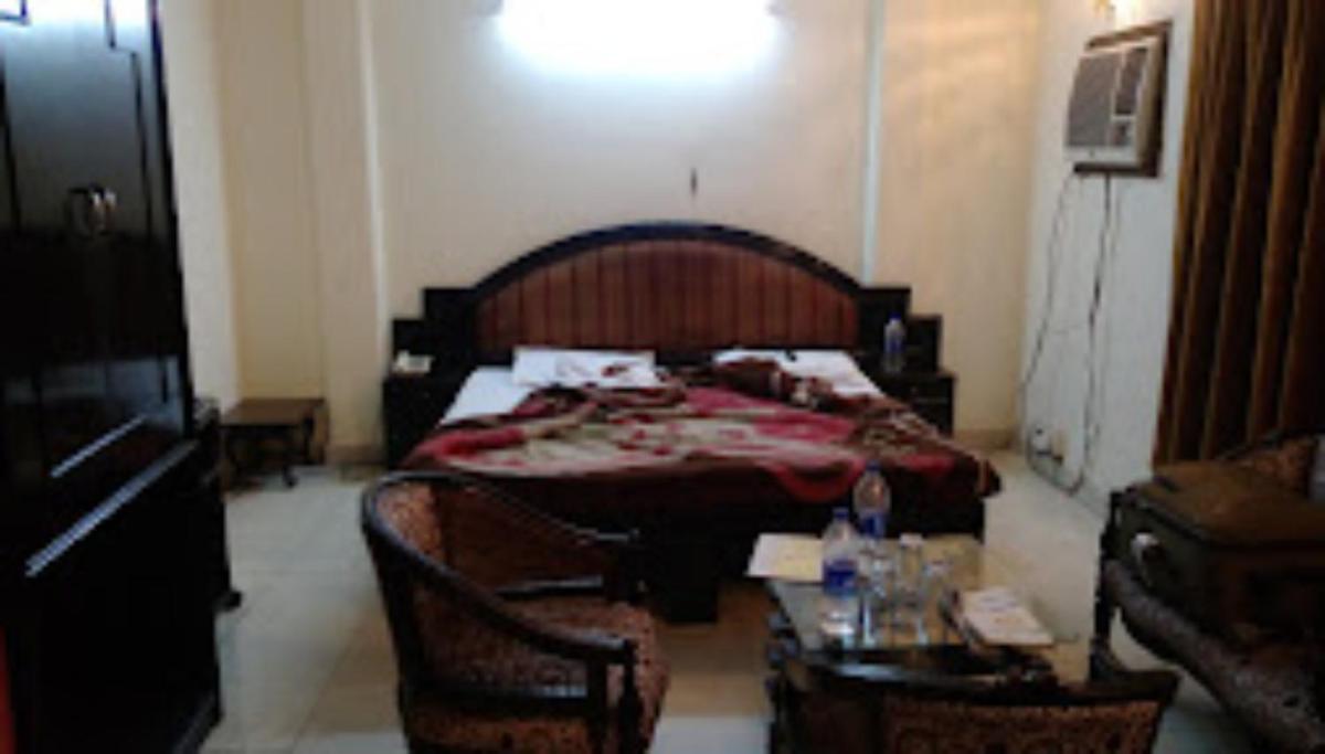 Hotel Punjab , Saharanpur - Housity