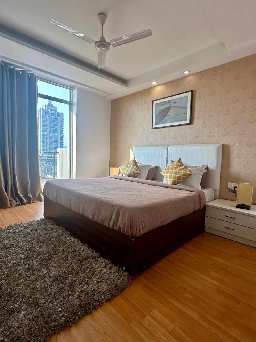 Flamingo Hotel Sector 67 I Studio Rooms I Gurgaon - Hizvo
