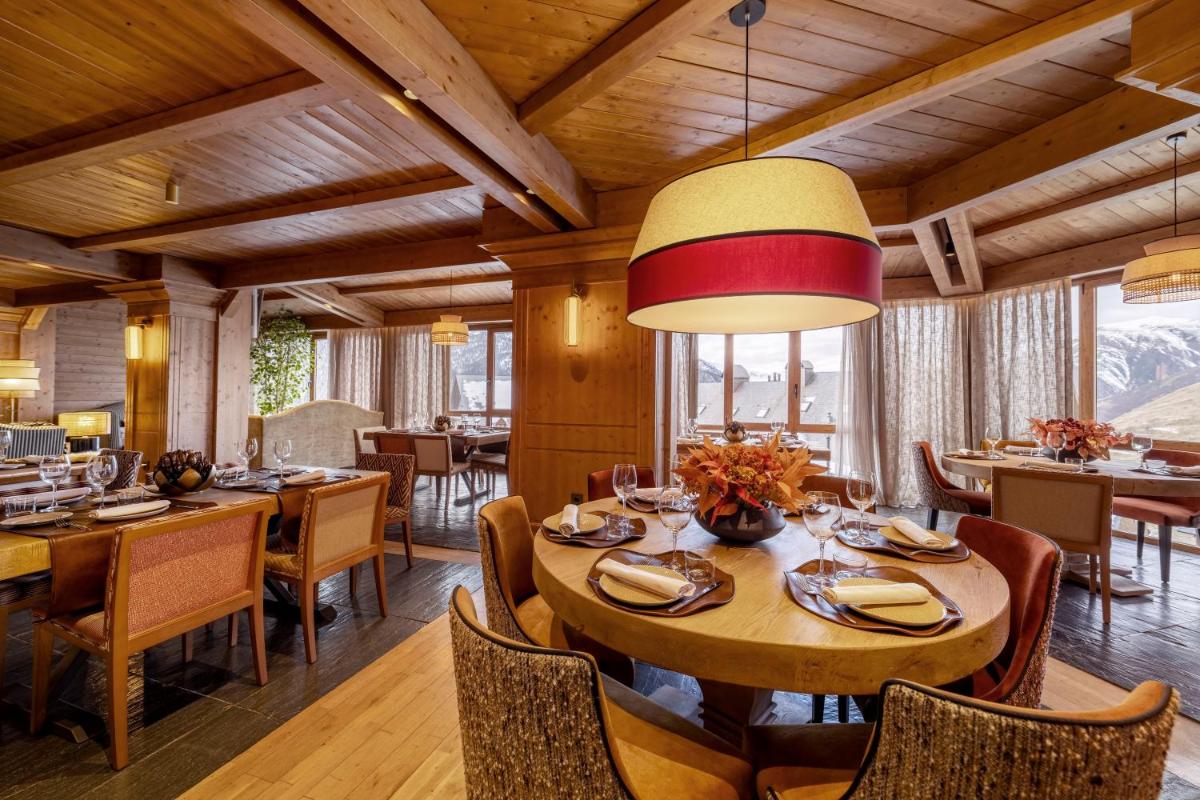 Un restaurante o sitio para comer en Eurostars La Pleta