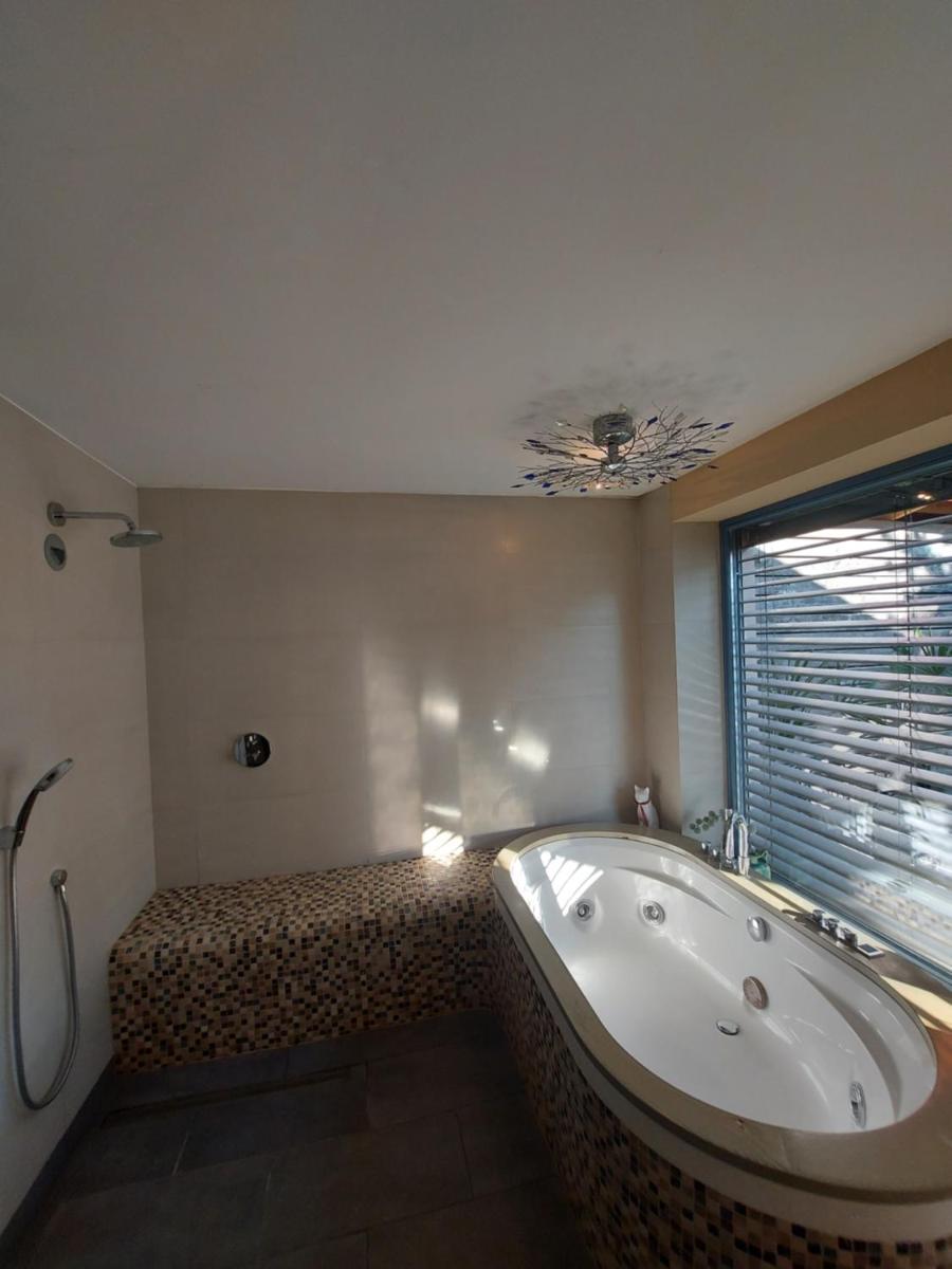 Guest House Bitter - Housity