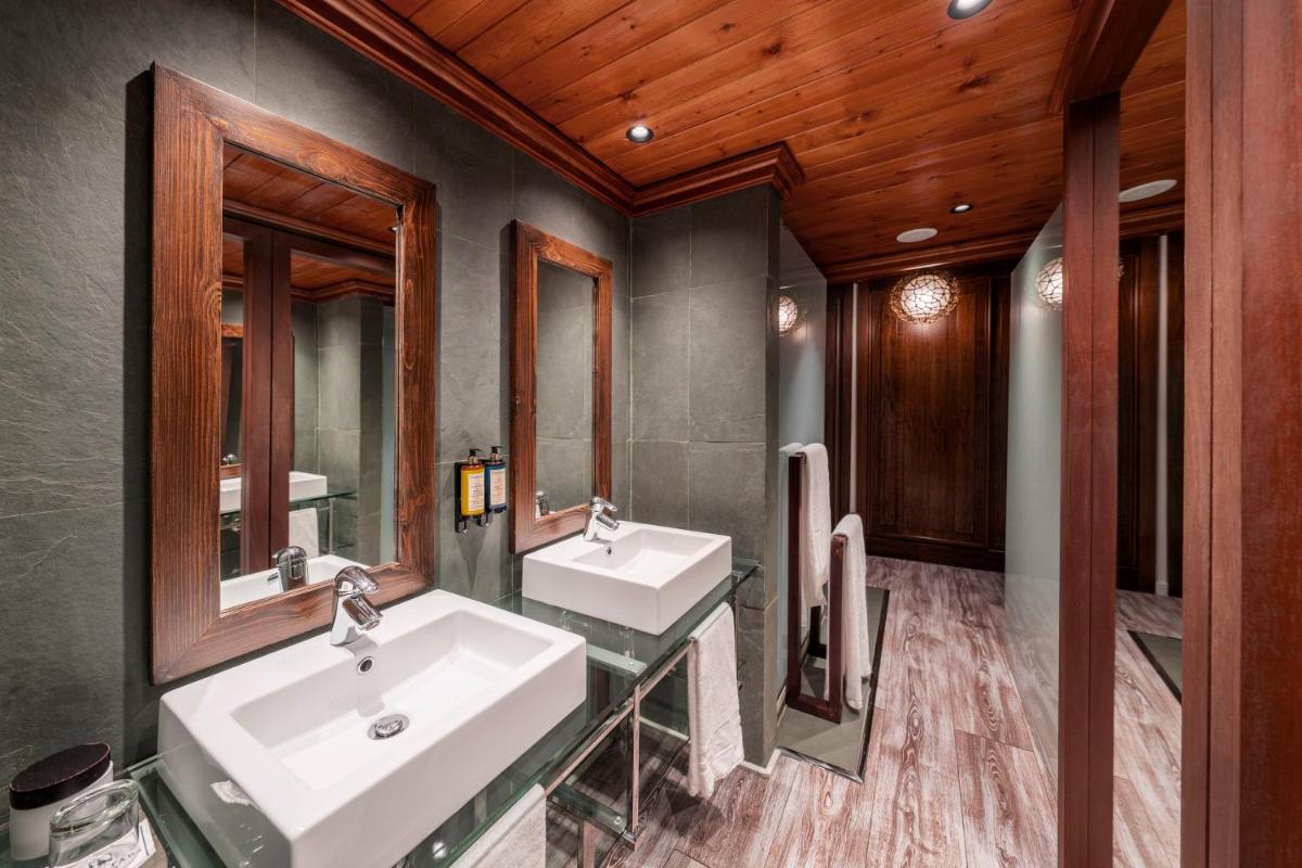 Un baño de Eurostars La Pleta
