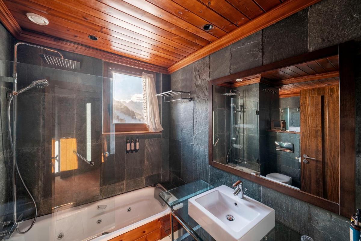 Un baño de Eurostars La Pleta