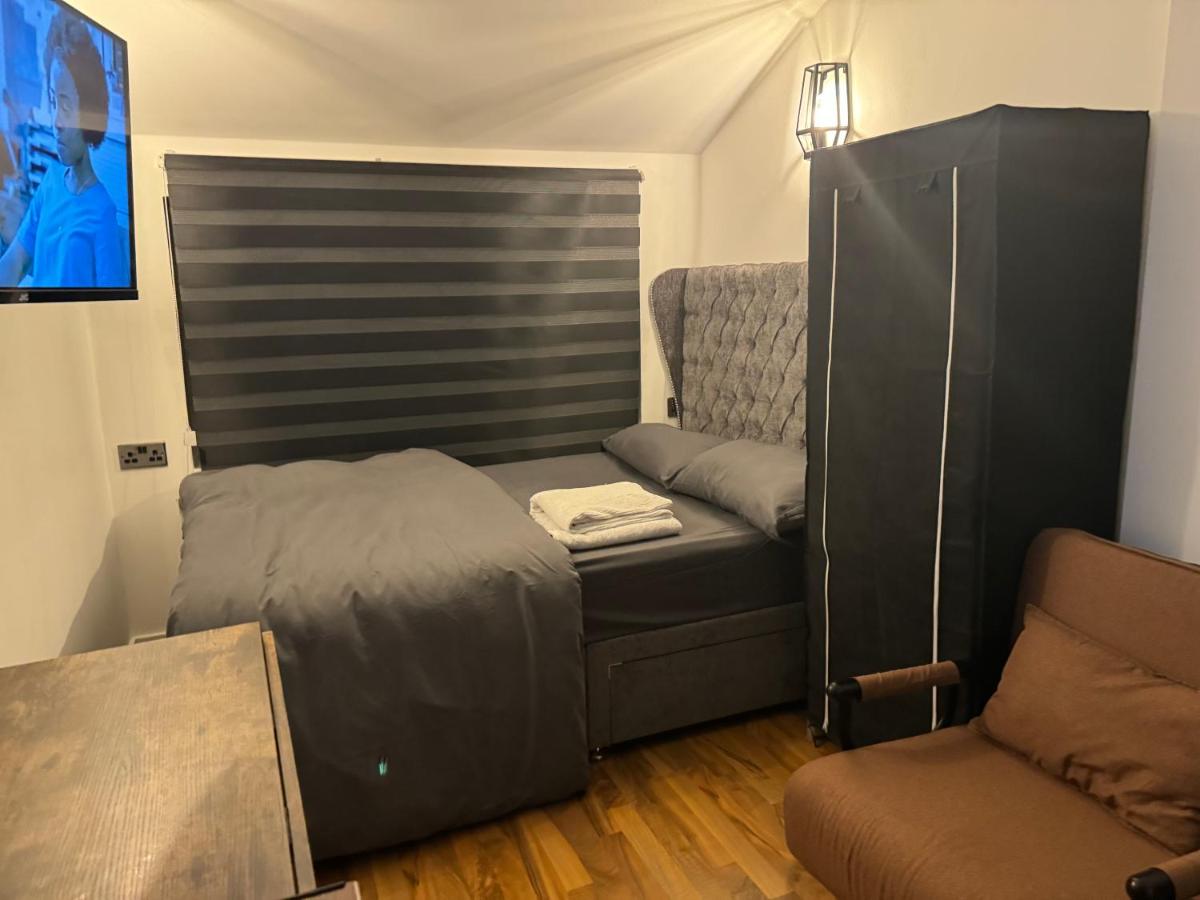 Mathews Den - Housity
