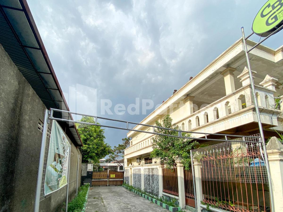 CBG INN RedPartner near Stasiun Solo Balapan - Housity