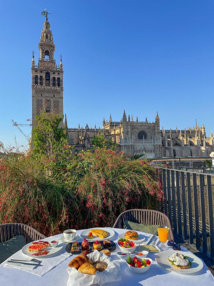 Comida en o cerca de este hotel