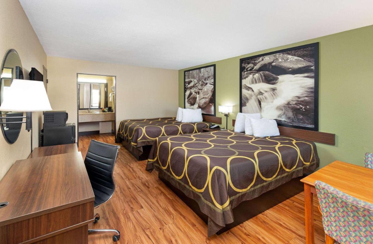 Super 8 by Wyndham Kingsport - Housity