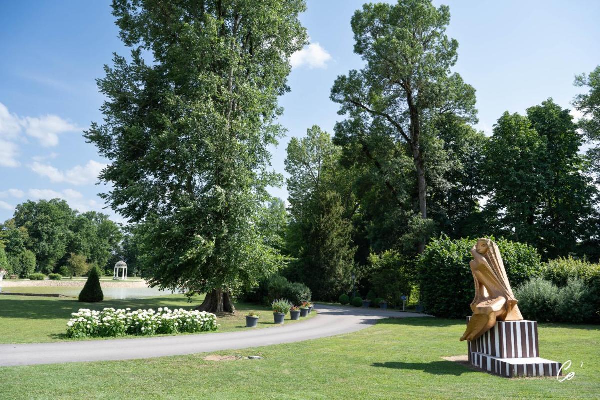 Hôtel du Bois Blanc Domaine d'Epeyssoles Georges Blanc - Housity