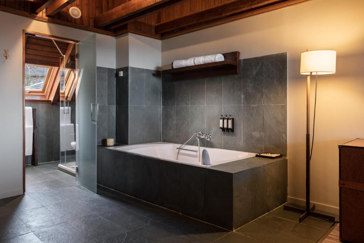 Un baño de Eurostars La Pleta