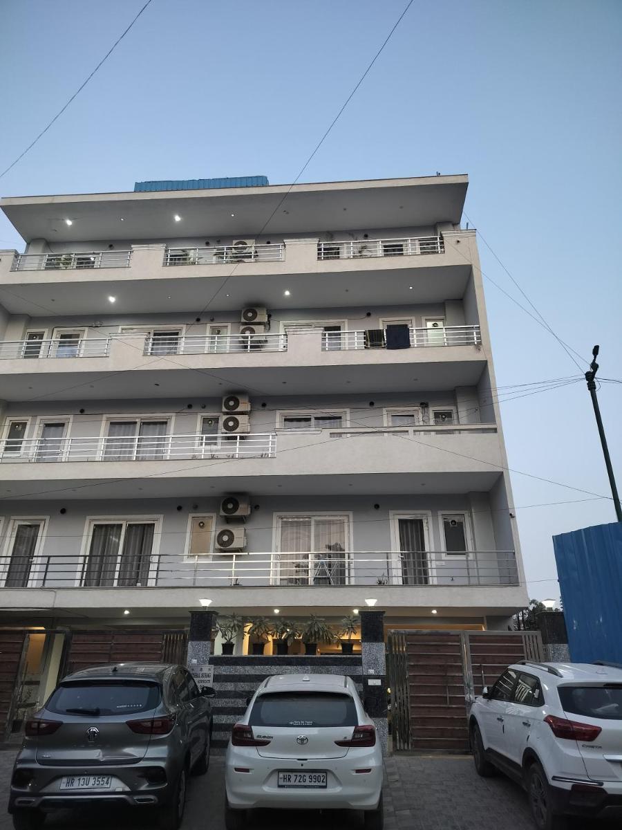 Mud House - Housity