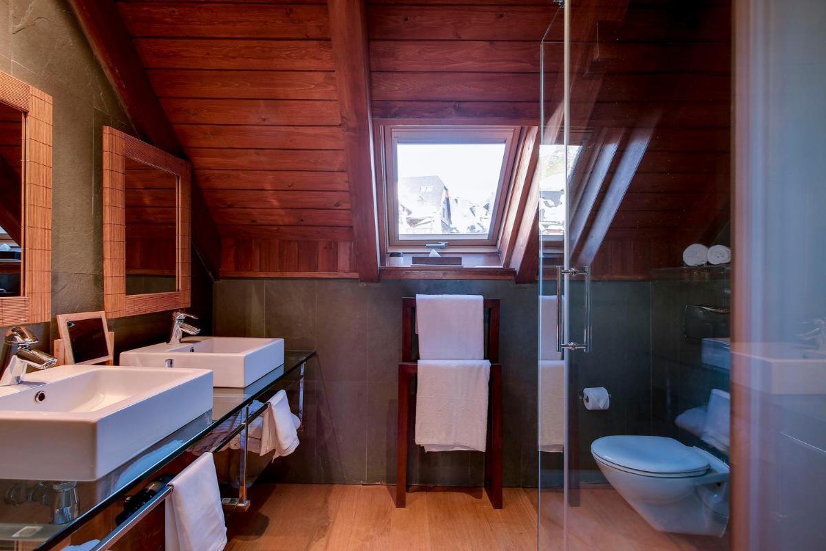 Un baño de Eurostars La Pleta