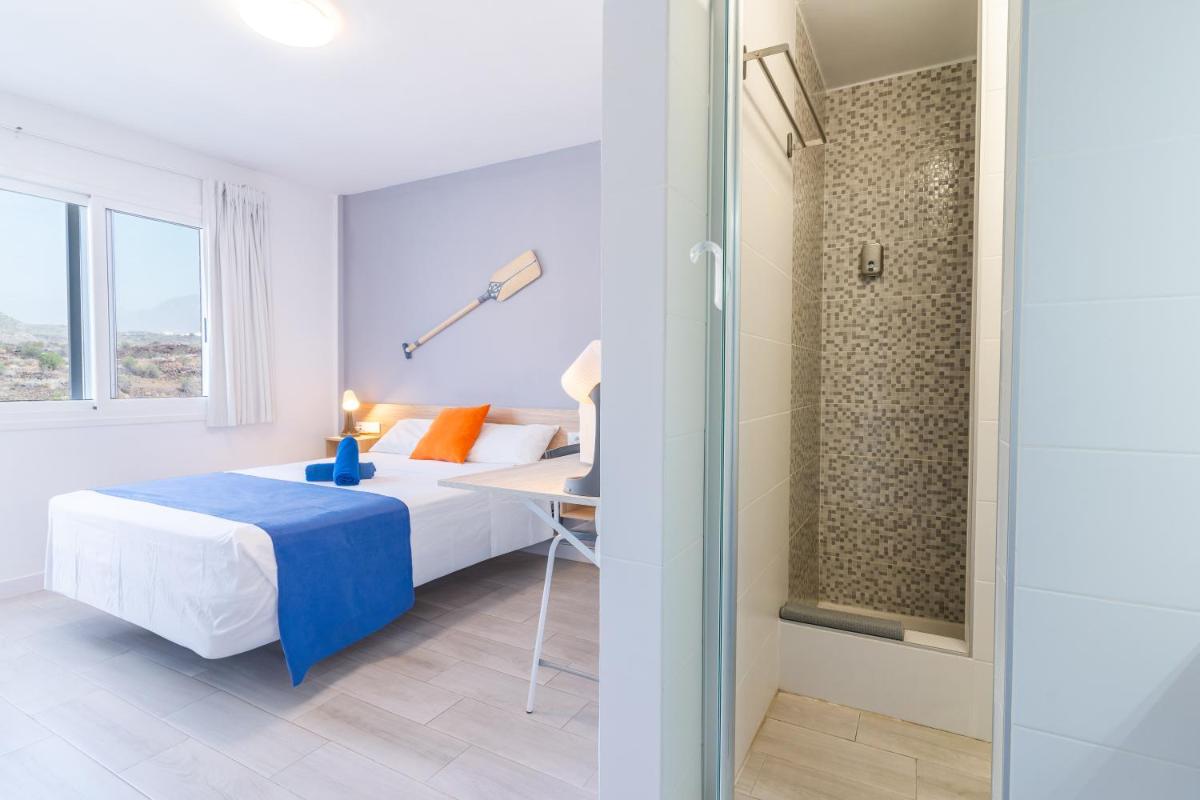 Hostel Neon Tenerife - Housity