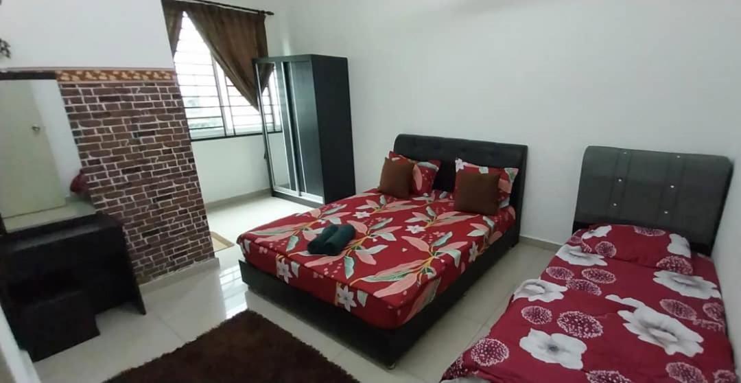 Mawar Kluang Homestay - Housity