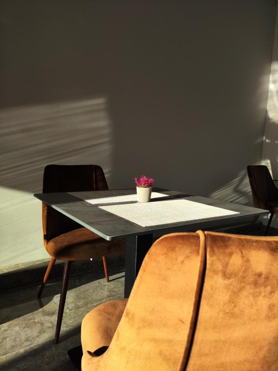 Metro Hotel Terminal - Housity