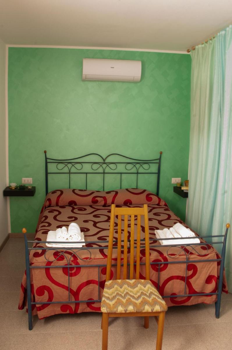 Fly bed and breakfast - Housity